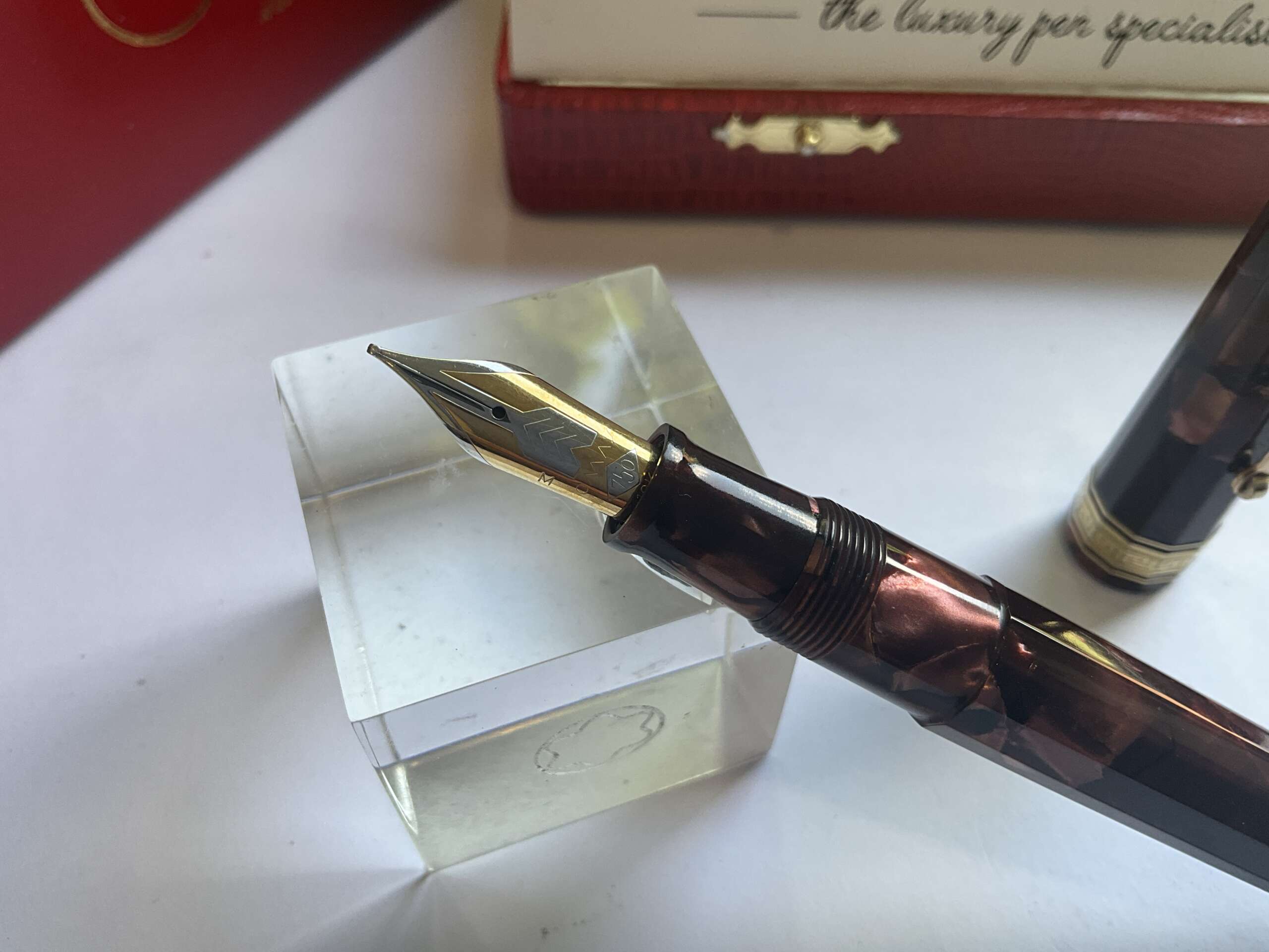 Omas Extra Maroon Paragon Celluloid 1991 fountain pen - Image 2