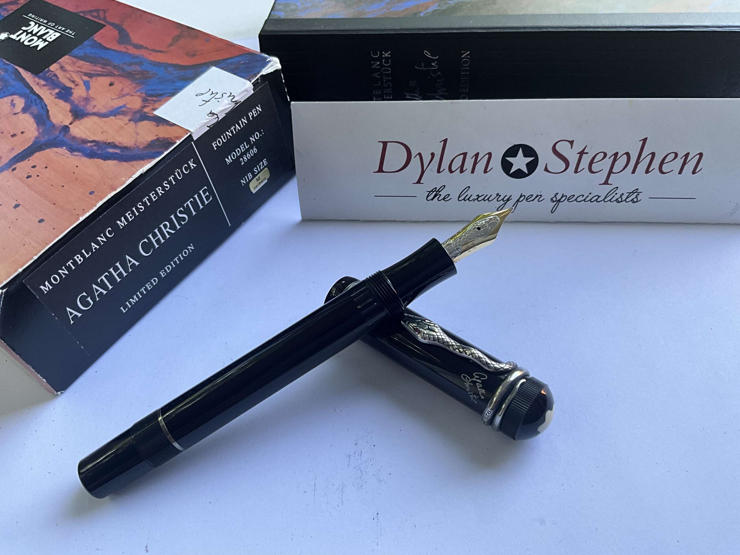 Montblanc Meisterstuck Writers Limited Edition Agatha Christie Fountain Pen - Image 7