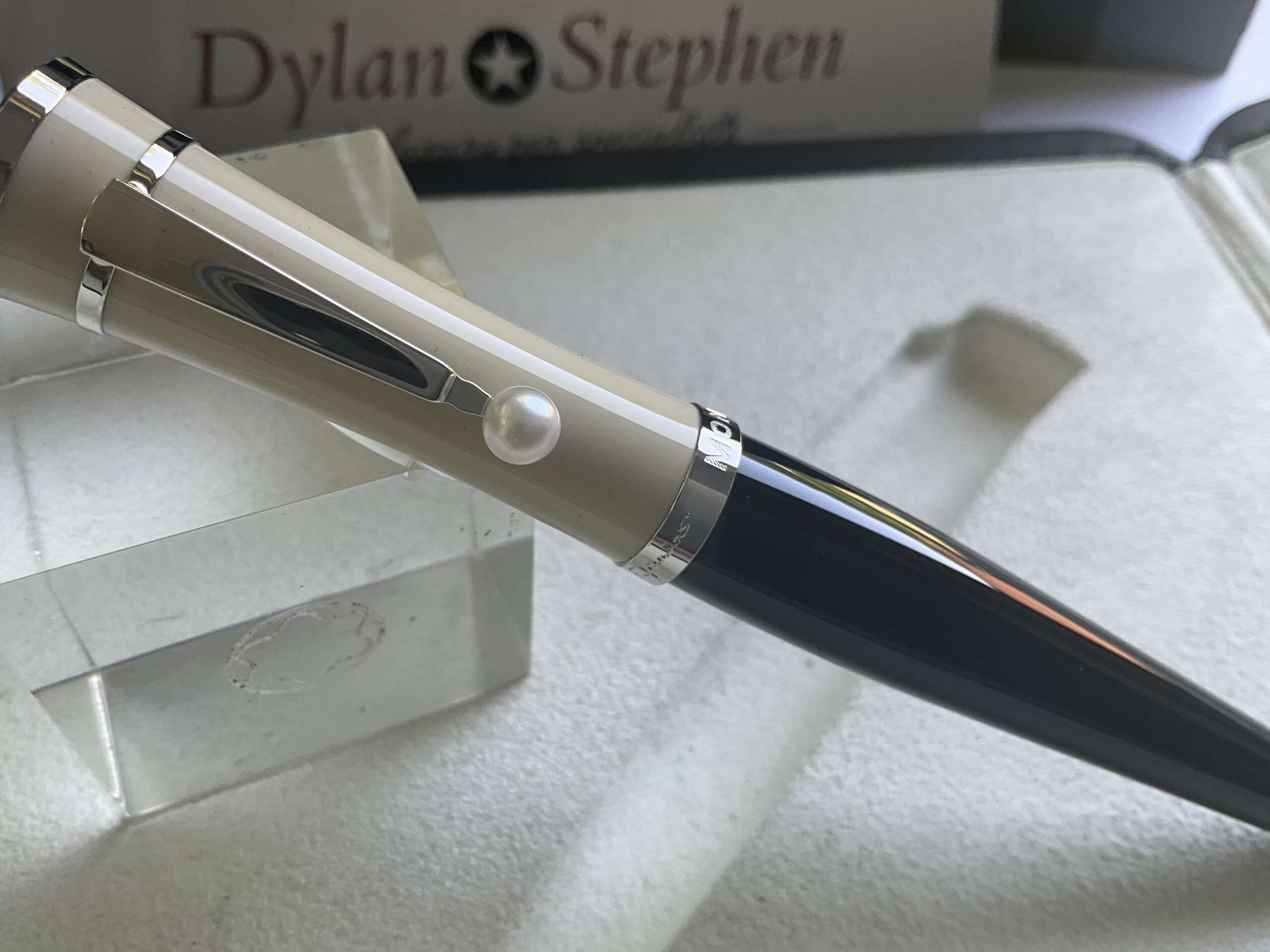 Montblanc Greta Garbo Special Edition Fountain Pen - Image 3