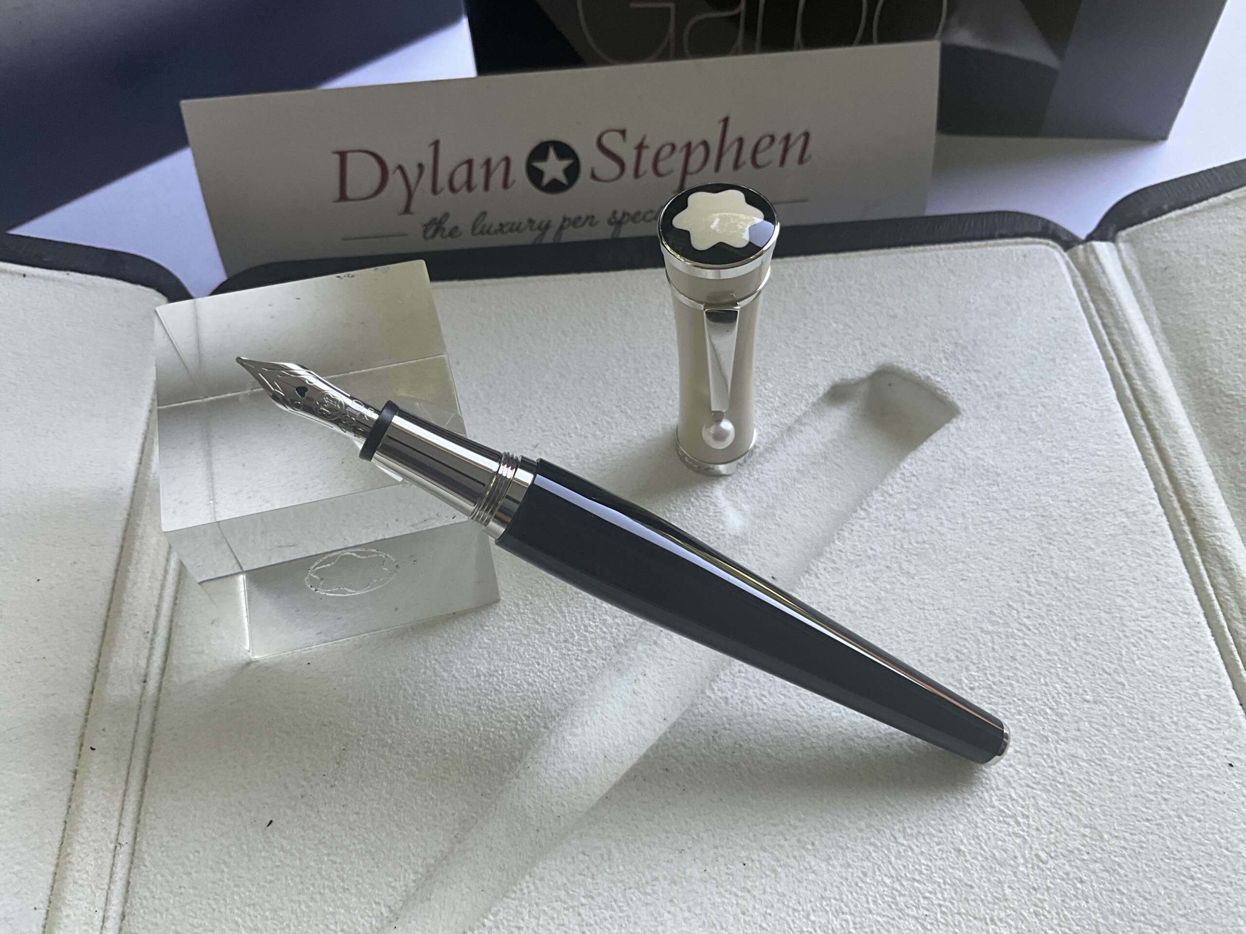 Montblanc Greta Garbo Special Edition Fountain Pen - Image 5
