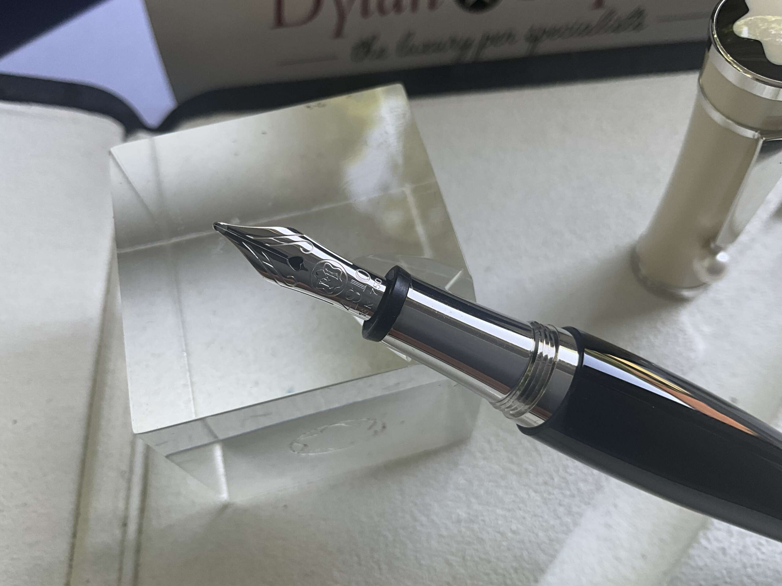 Montblanc Greta Garbo Special Edition Fountain Pen - Image 2