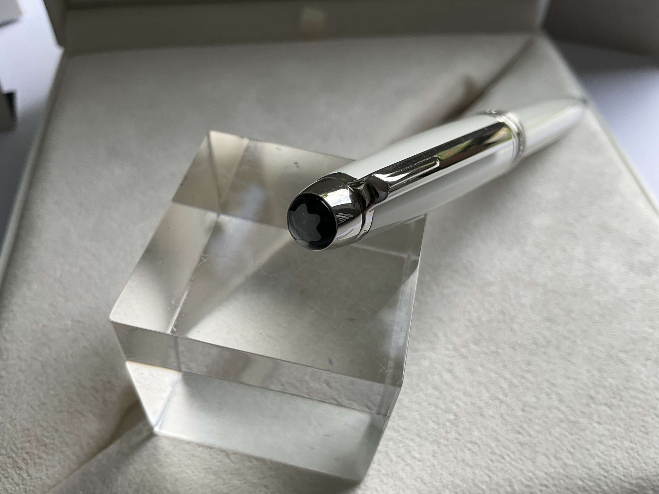 Montblanc Meisterstuck Tribute to Mont Blanc Special Edition Classique Ballpoint Pen - Image 2