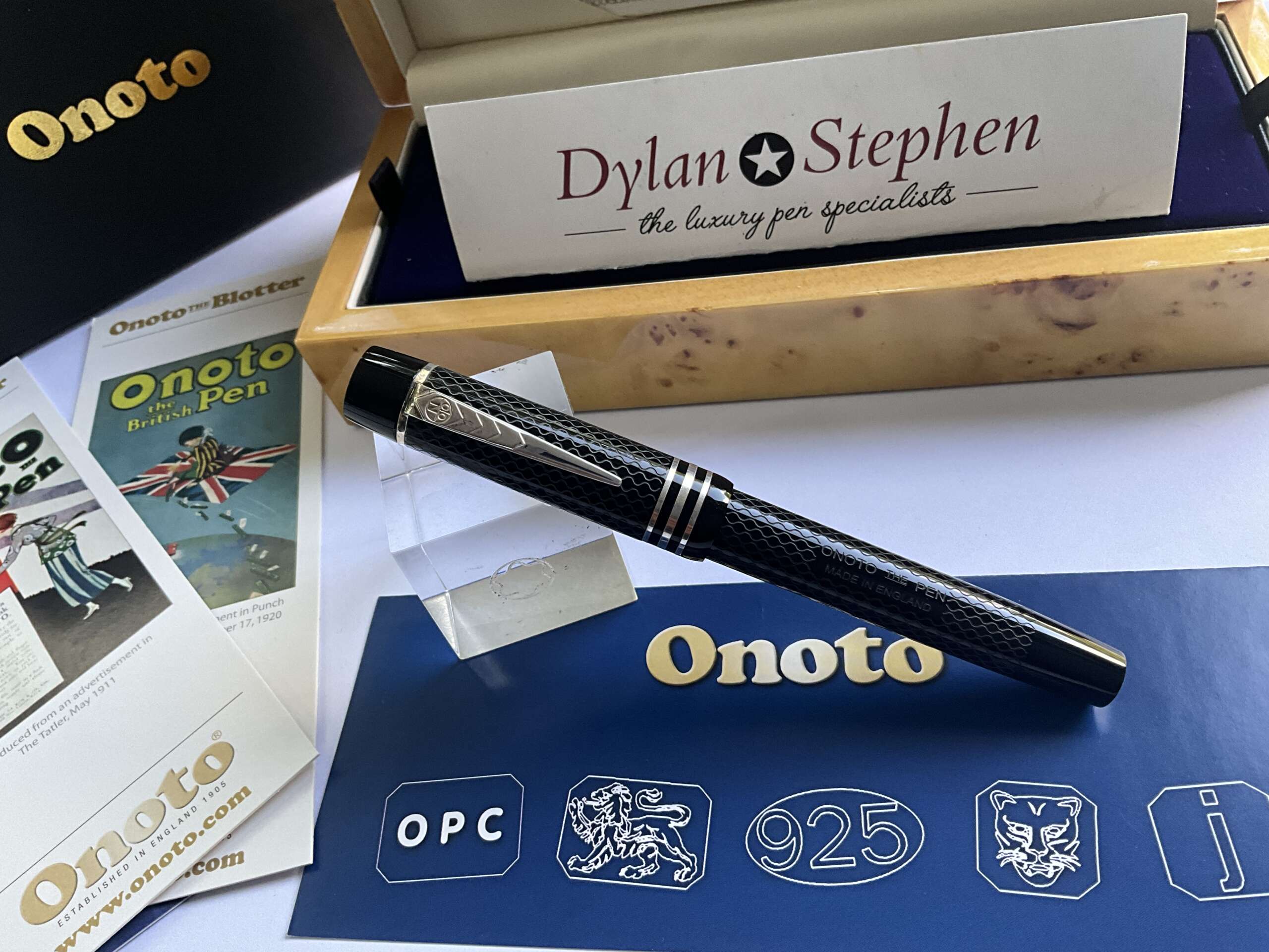 Onoto Magna Classic Black and Silver Chased Limited Edition Rollerball Pen - Image 5
