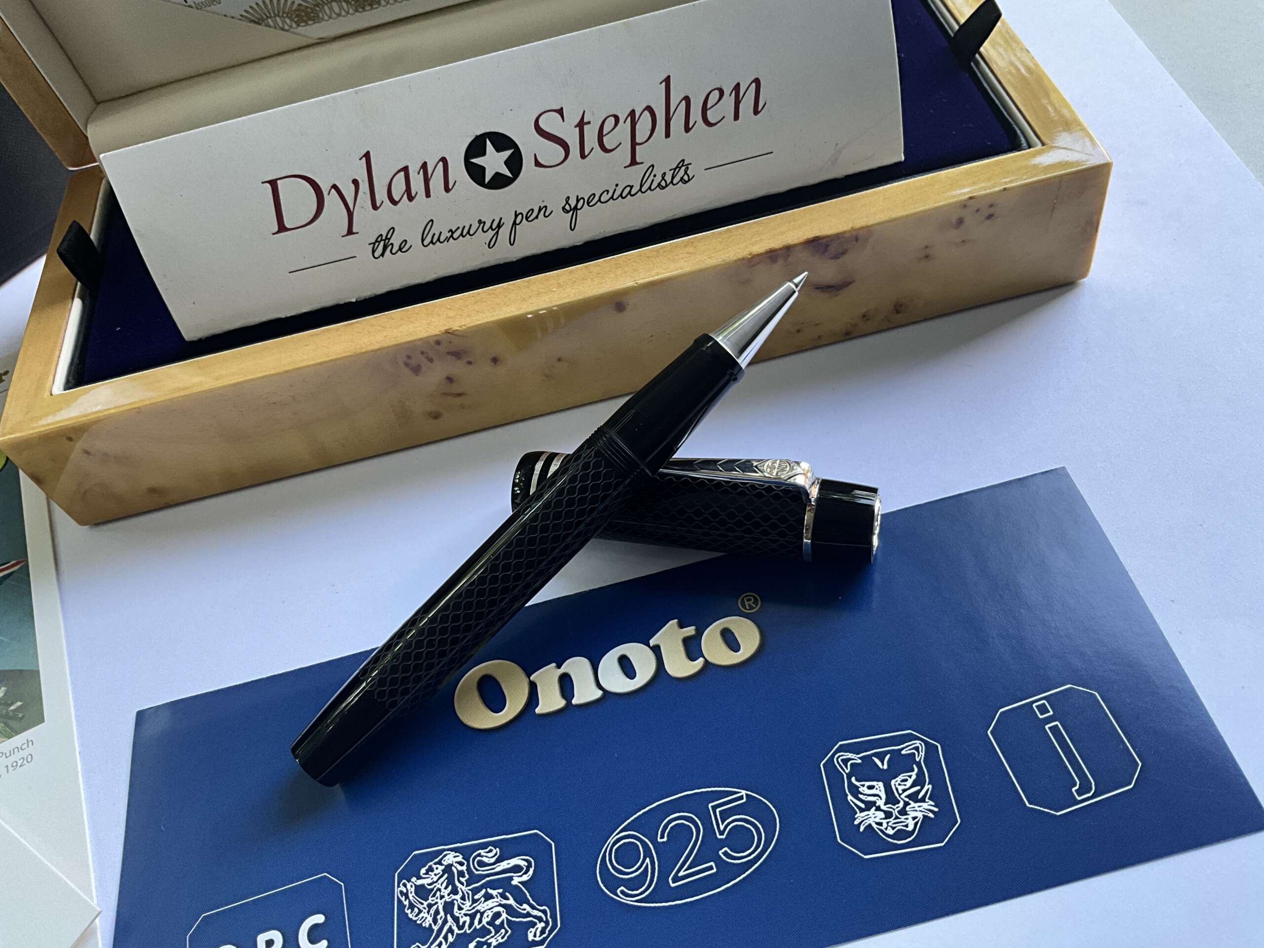 Onoto Magna Classic Black and Silver Chased Limited Edition Rollerball Pen - Image 4