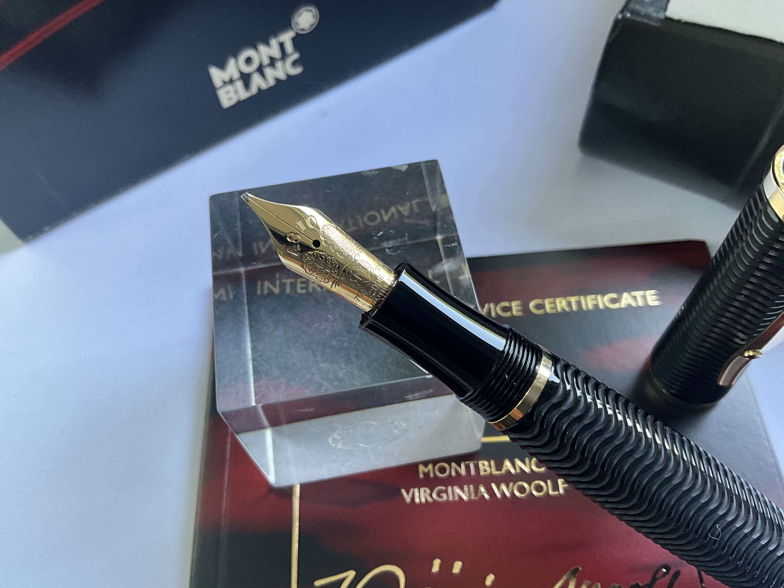 Montblanc Writers Limited Edition Virginia Woolf Writing Set - Image 2