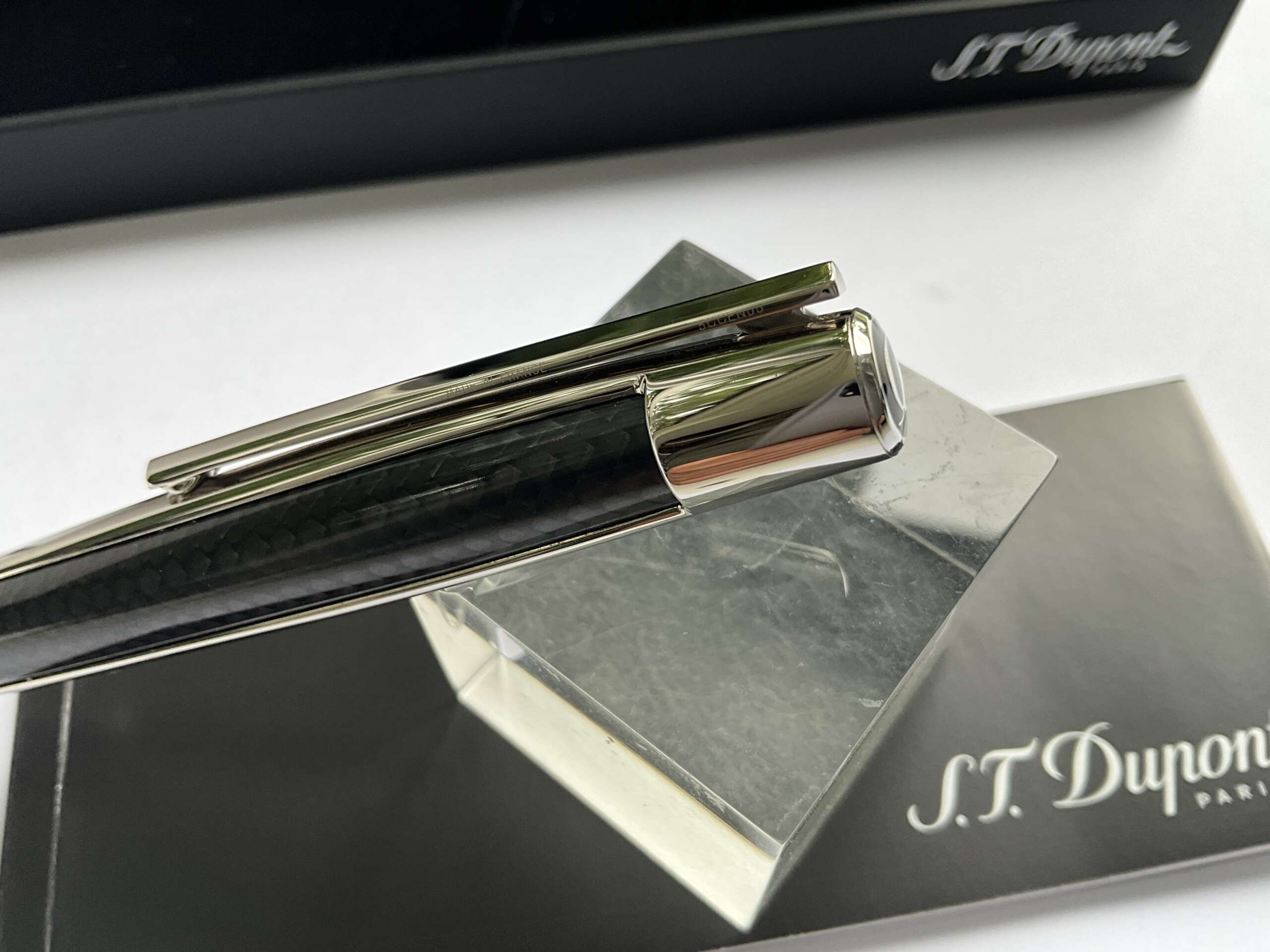 ST DuPont Defi Carbon Fiber Ballpoint Pen - Image 4