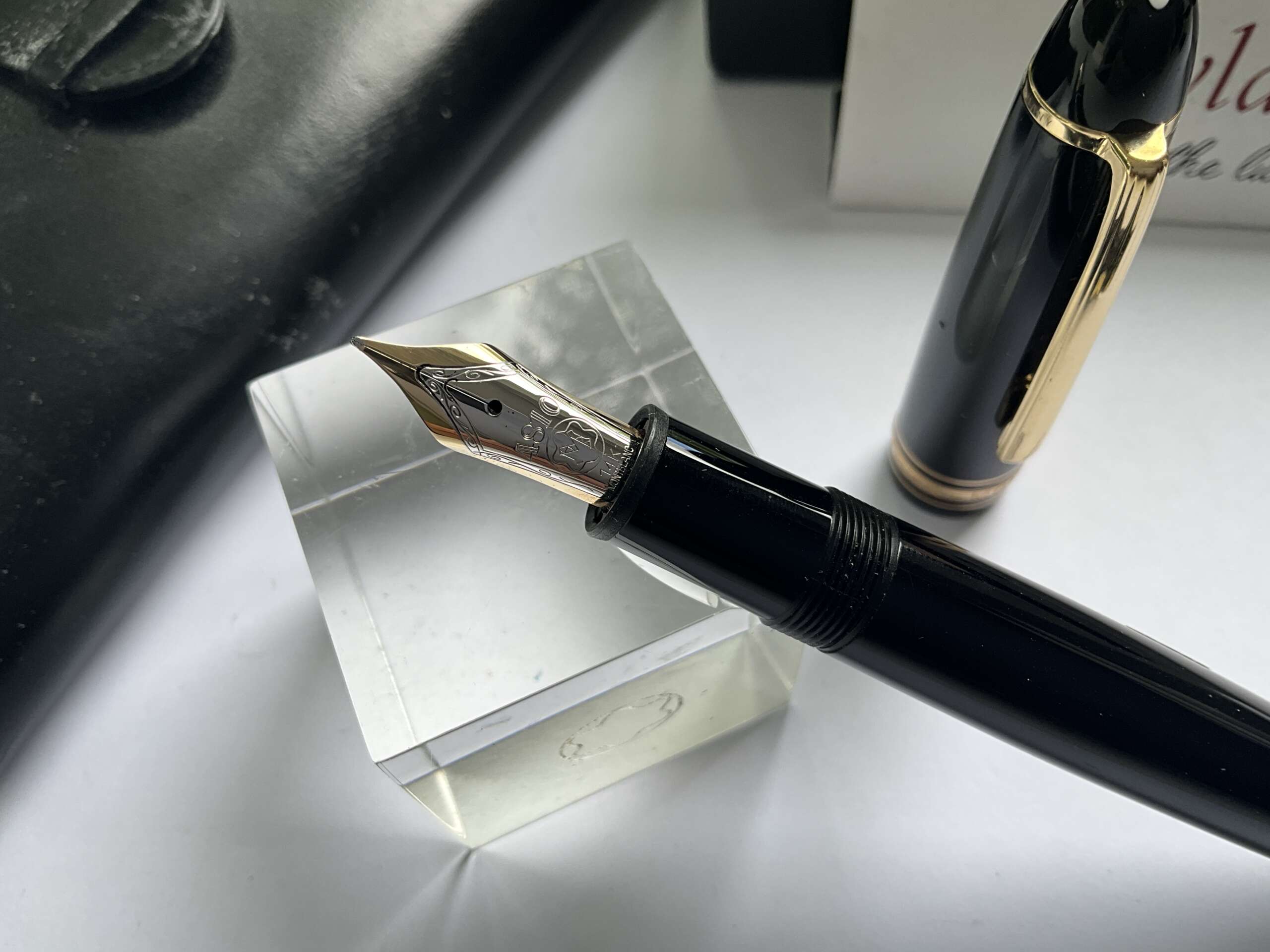 Montblanc Meisterstuck 147 Legrand Traveller Gold Line Fountain Pen - Image 2