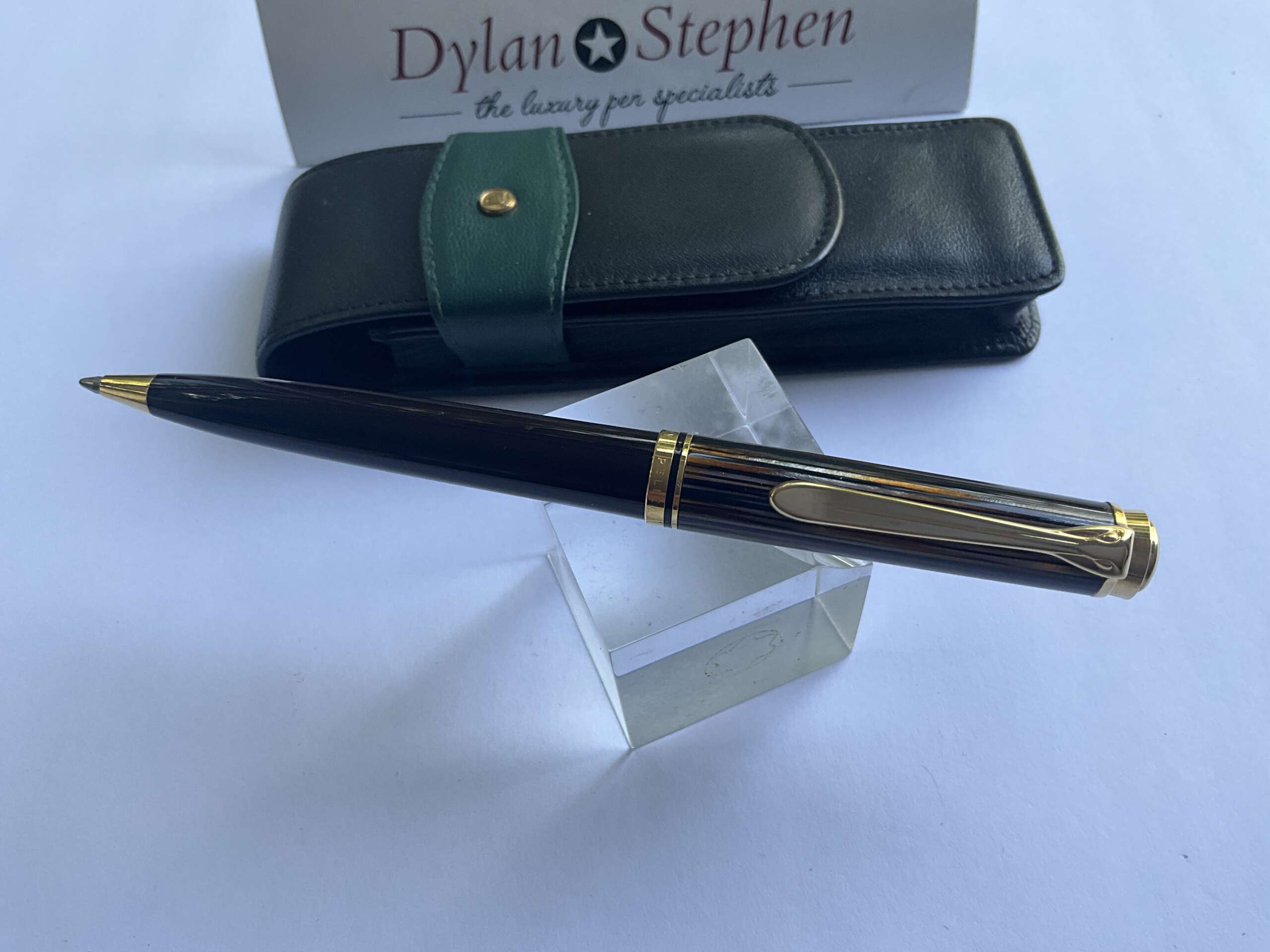 Pelikan Souveran K800 tortoiseshell ballpoint pen + Leather Pouch - Image 3