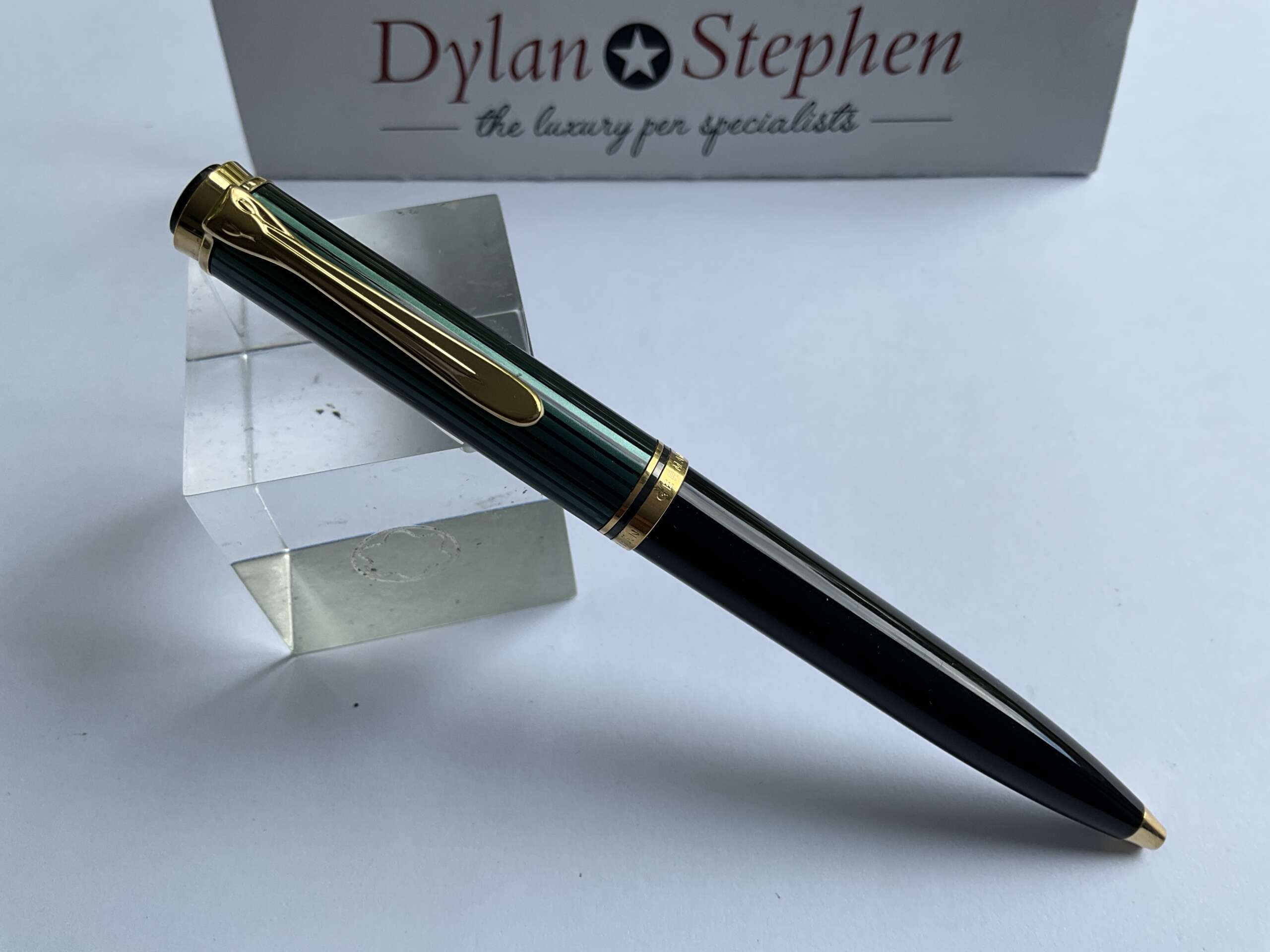 Pelikan Souveran K600 Green + Black ballpoint pen