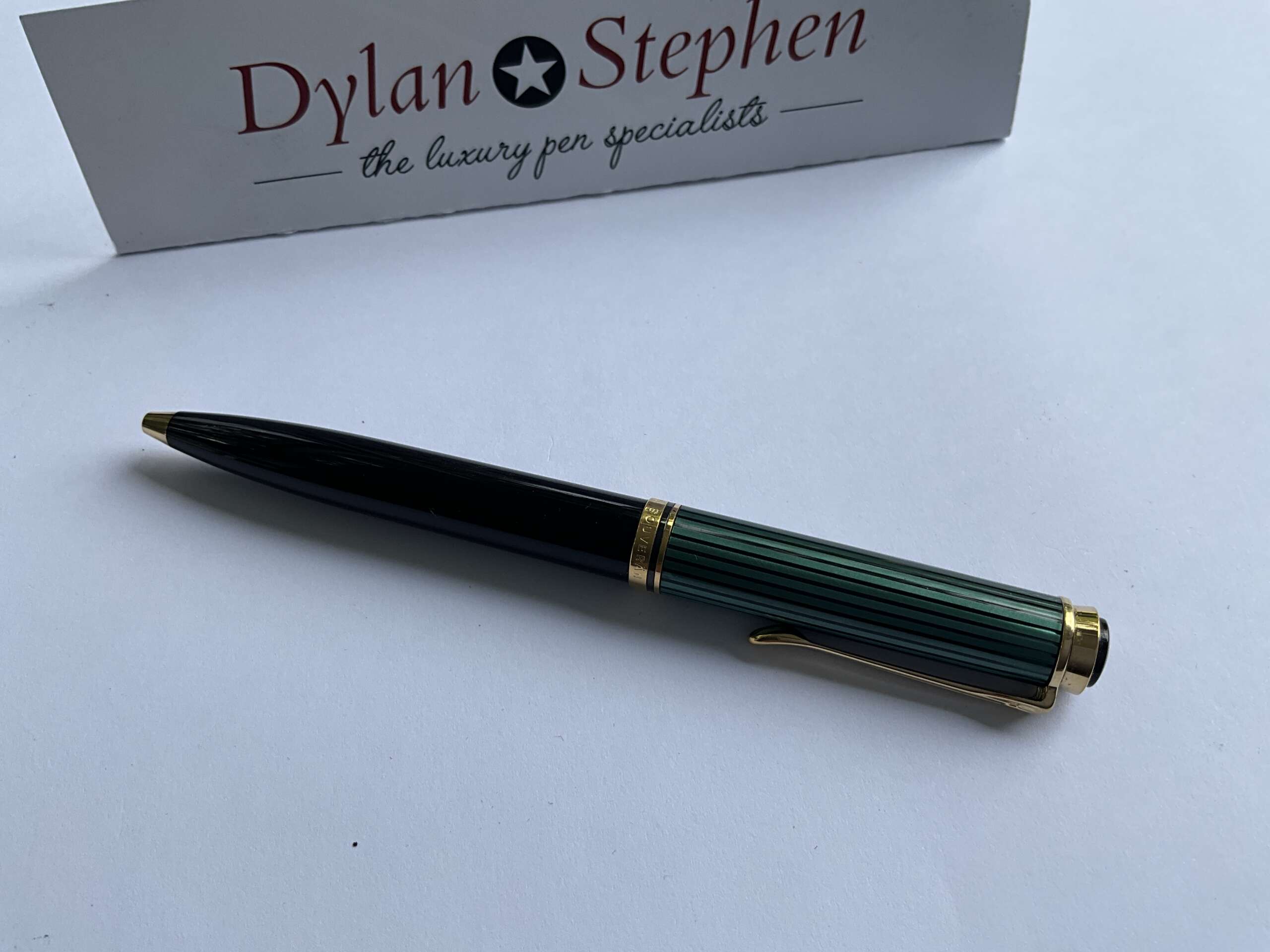 Pelikan Souveran K600 Green + Black ballpoint pen - Image 2