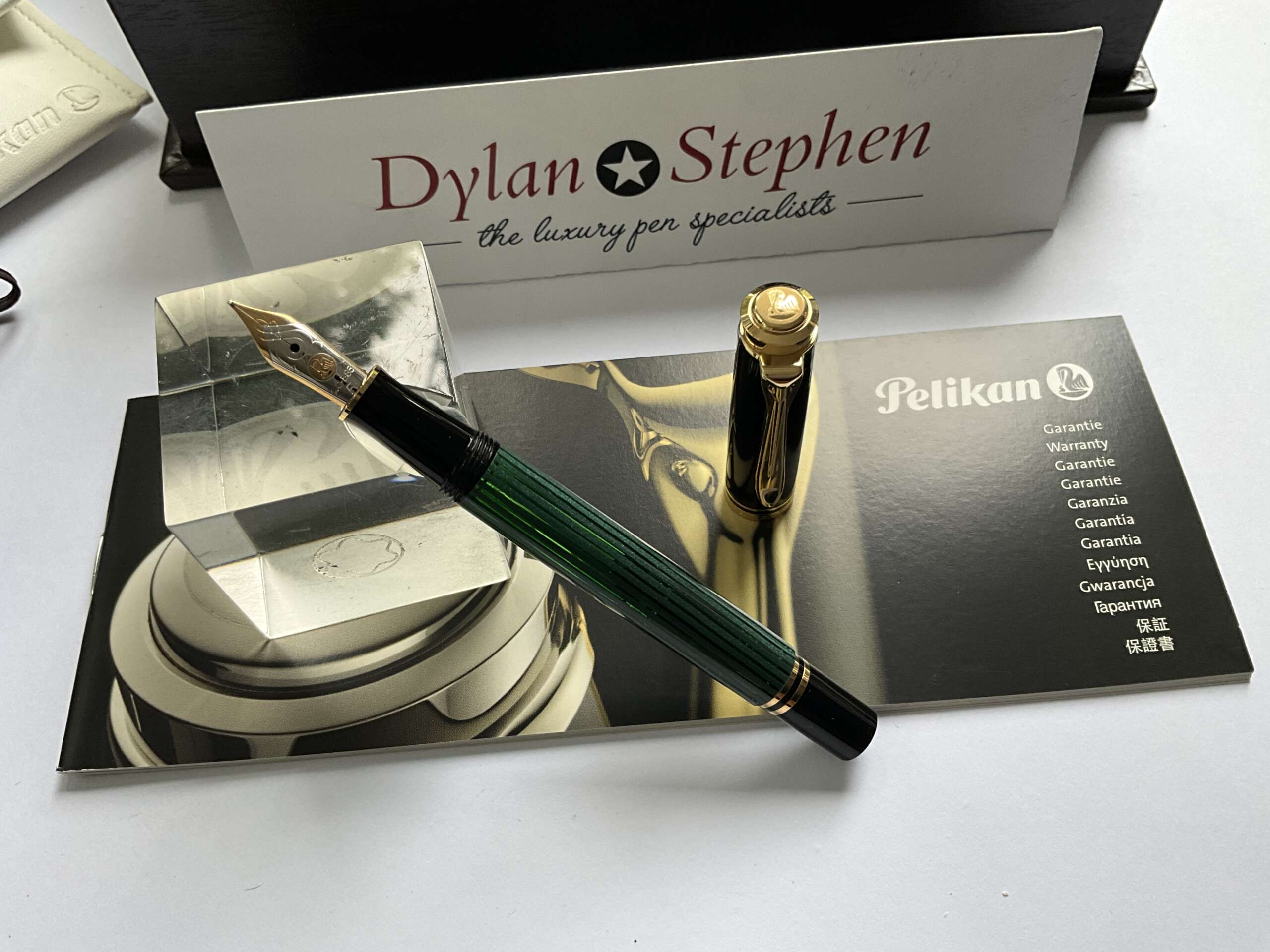 Pelikan M300 Green and Black fountain pen