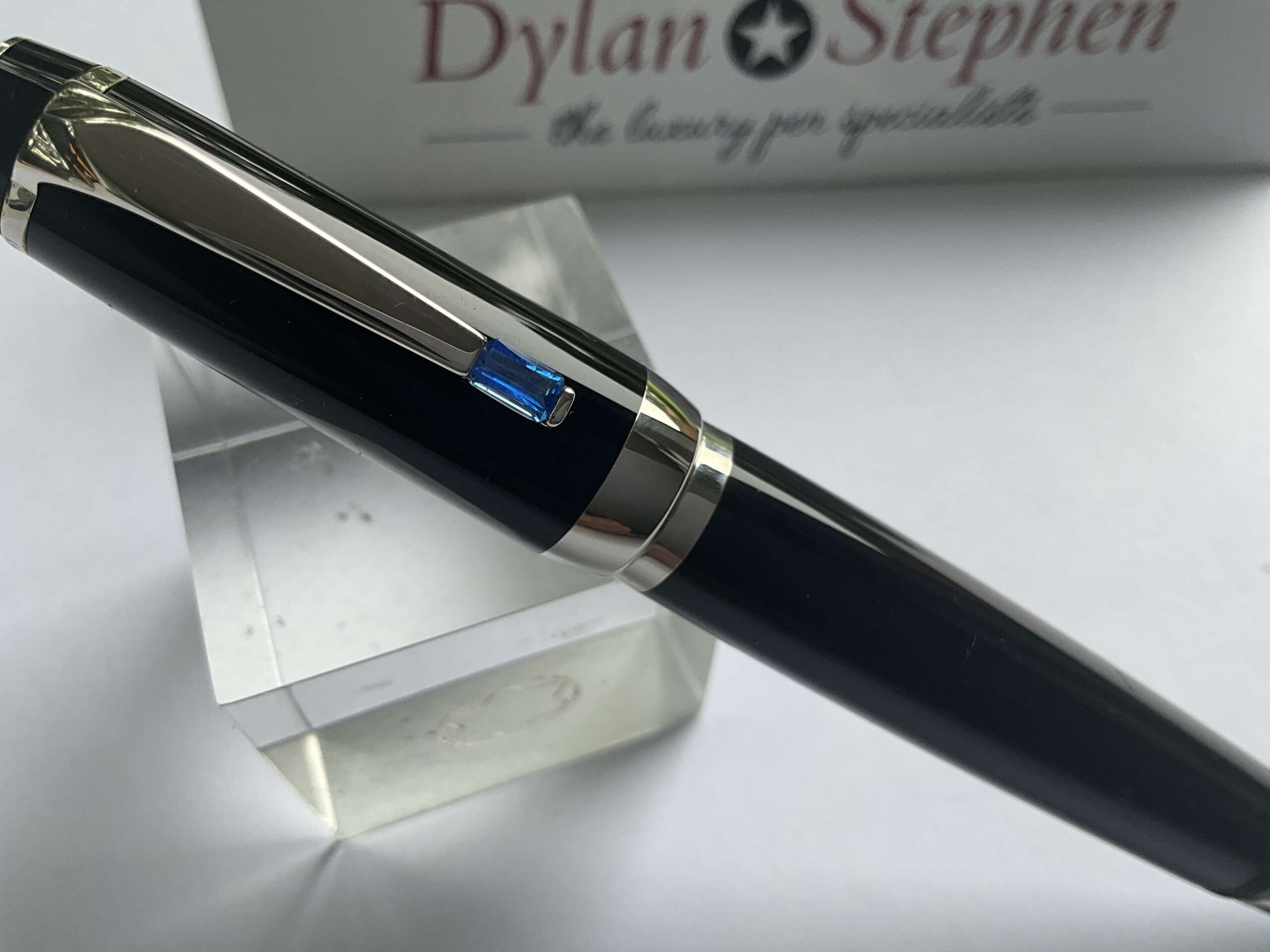 Montblanc Boheme Bleu Platinum Mid Size Fountain Pen - Image 4